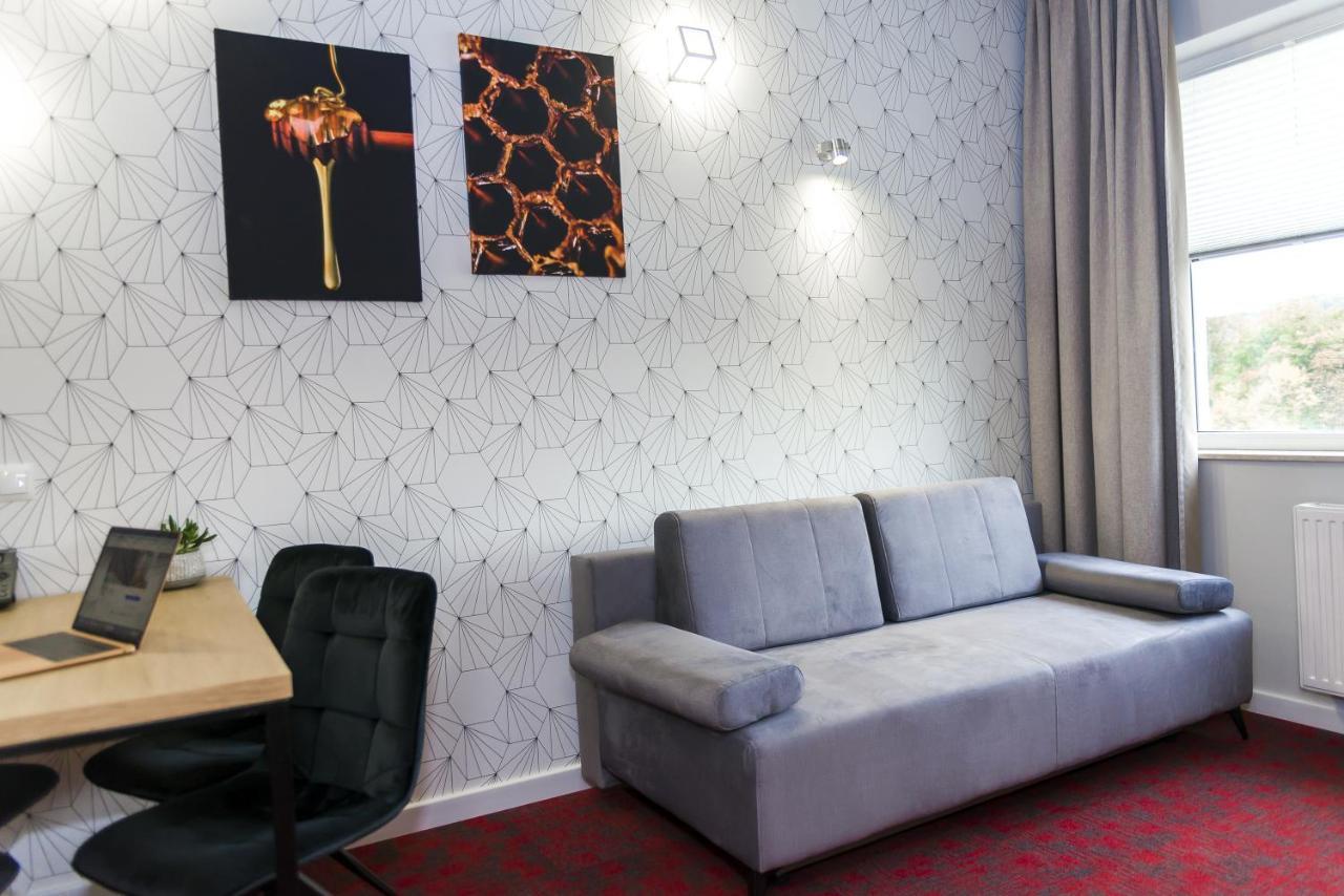 Hotel 107 รูเมีย ภายนอก รูปภาพ