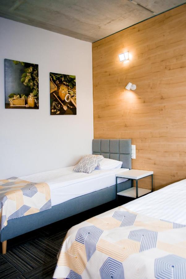 Hotel 107 รูเมีย ภายนอก รูปภาพ