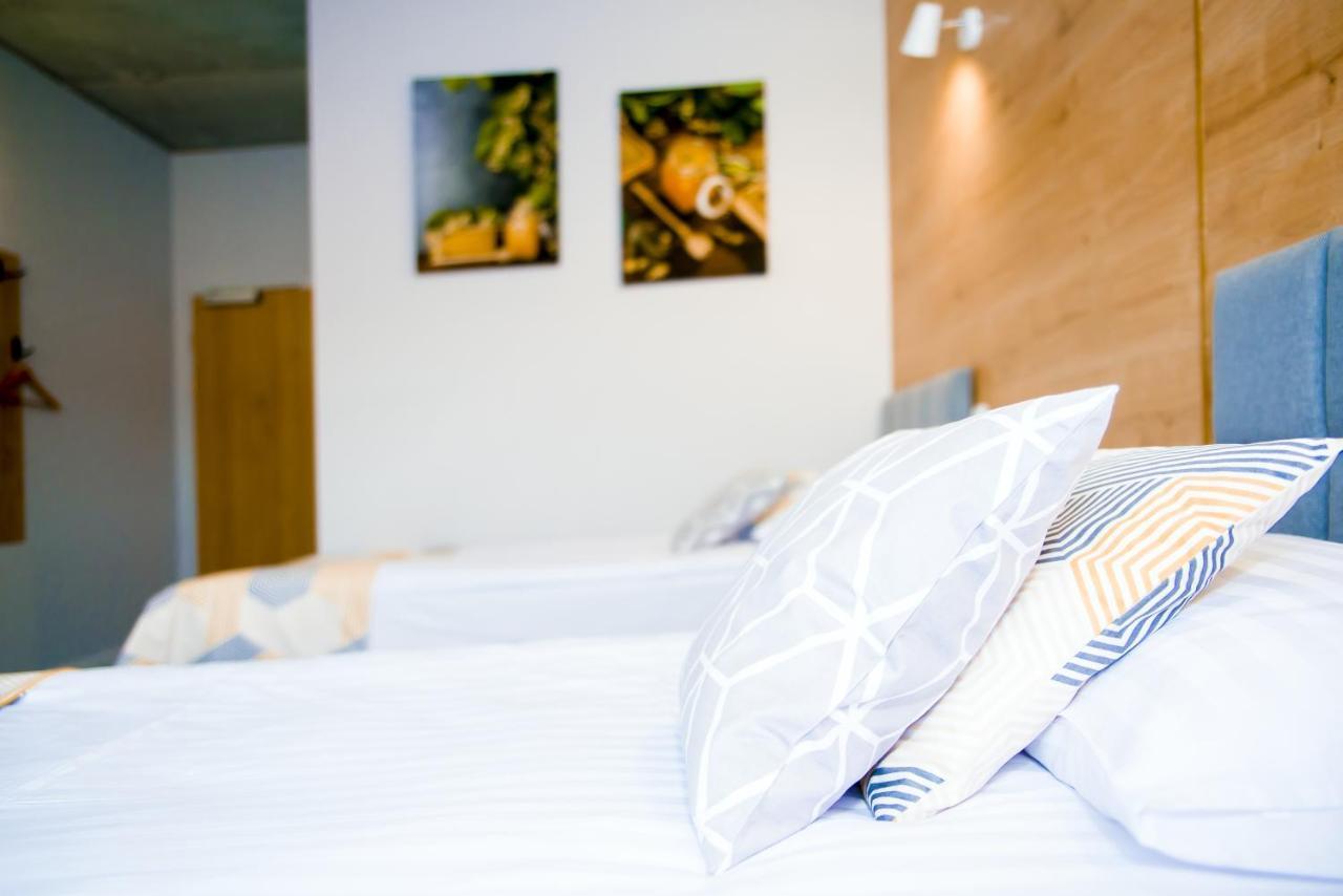 Hotel 107 รูเมีย ภายนอก รูปภาพ