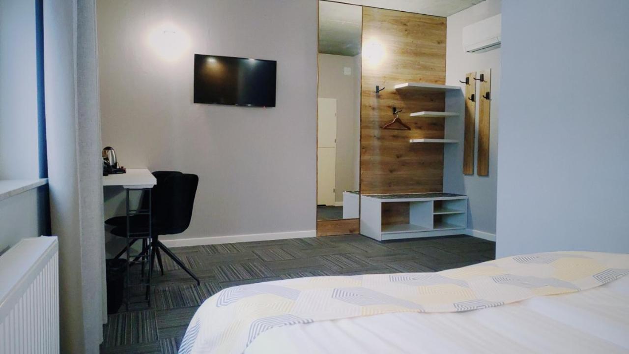 Hotel 107 รูเมีย ภายนอก รูปภาพ