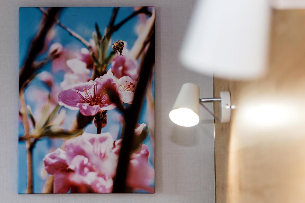 Hotel 107 รูเมีย ภายนอก รูปภาพ