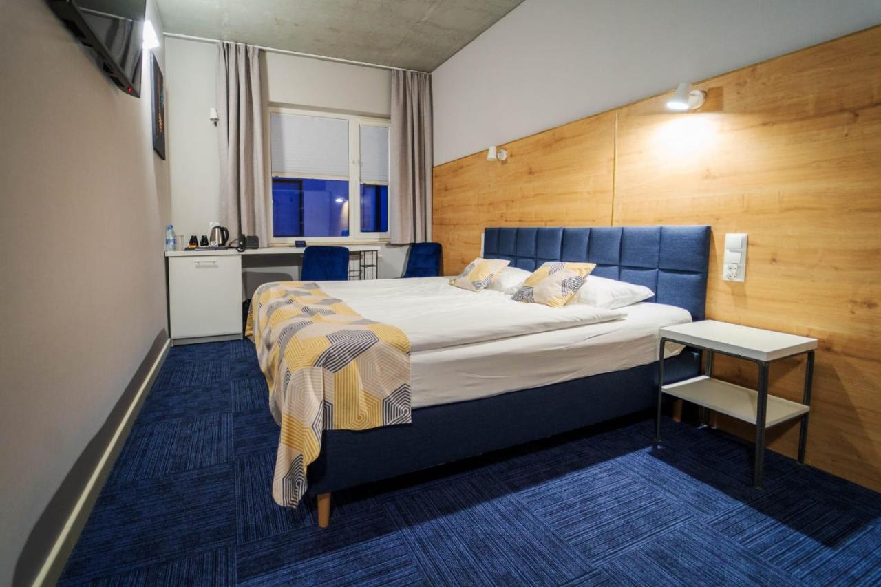 Hotel 107 รูเมีย ภายนอก รูปภาพ
